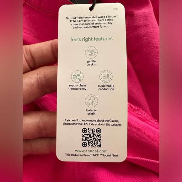 Classic Color High Waisted Jeans in Raspberry - Picture 11 of 11